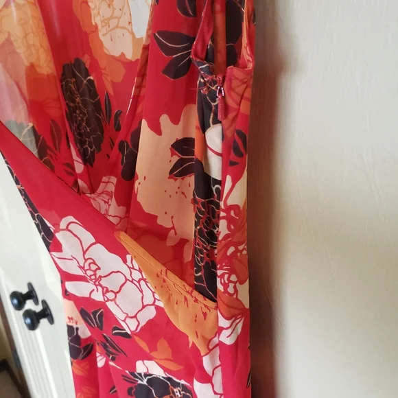 Kenneth Cole New York Red Floral Asymmetrical Dress | Size 6 - Picture 15 of 17